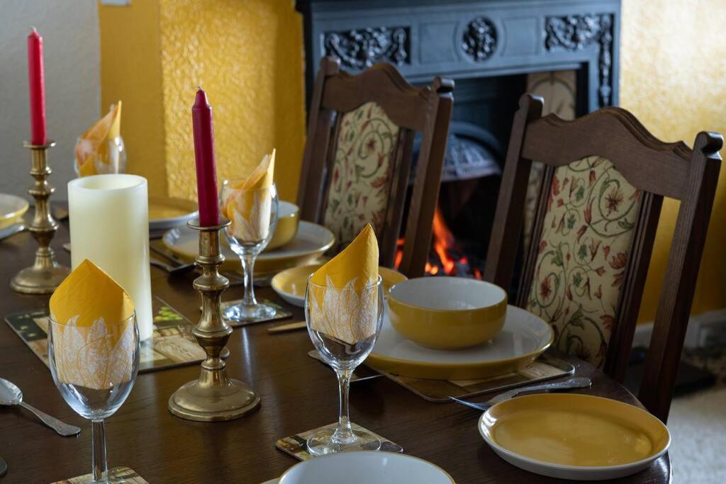 Fantastic Sea Views At Century'S Old Alma'S Cottage - Sleeps Up To 8 Guests Penmaen-mawr Exterior foto
