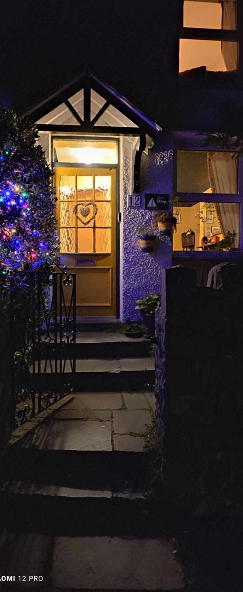 Fantastic Sea Views At Century'S Old Alma'S Cottage - Sleeps Up To 8 Guests Penmaen-mawr Exterior foto