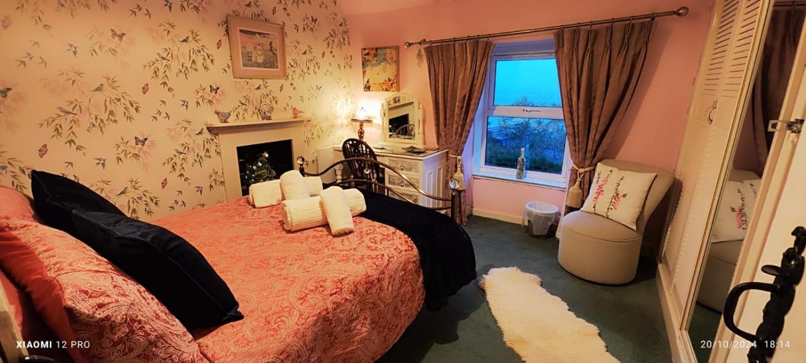 Fantastic Sea Views At Century'S Old Alma'S Cottage - Sleeps Up To 8 Guests Penmaen-mawr Exterior foto