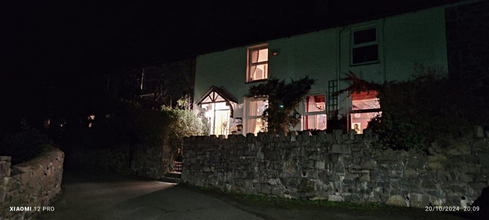 Fantastic Sea Views At Century'S Old Alma'S Cottage - Sleeps Up To 8 Guests Penmaen-mawr Exterior foto